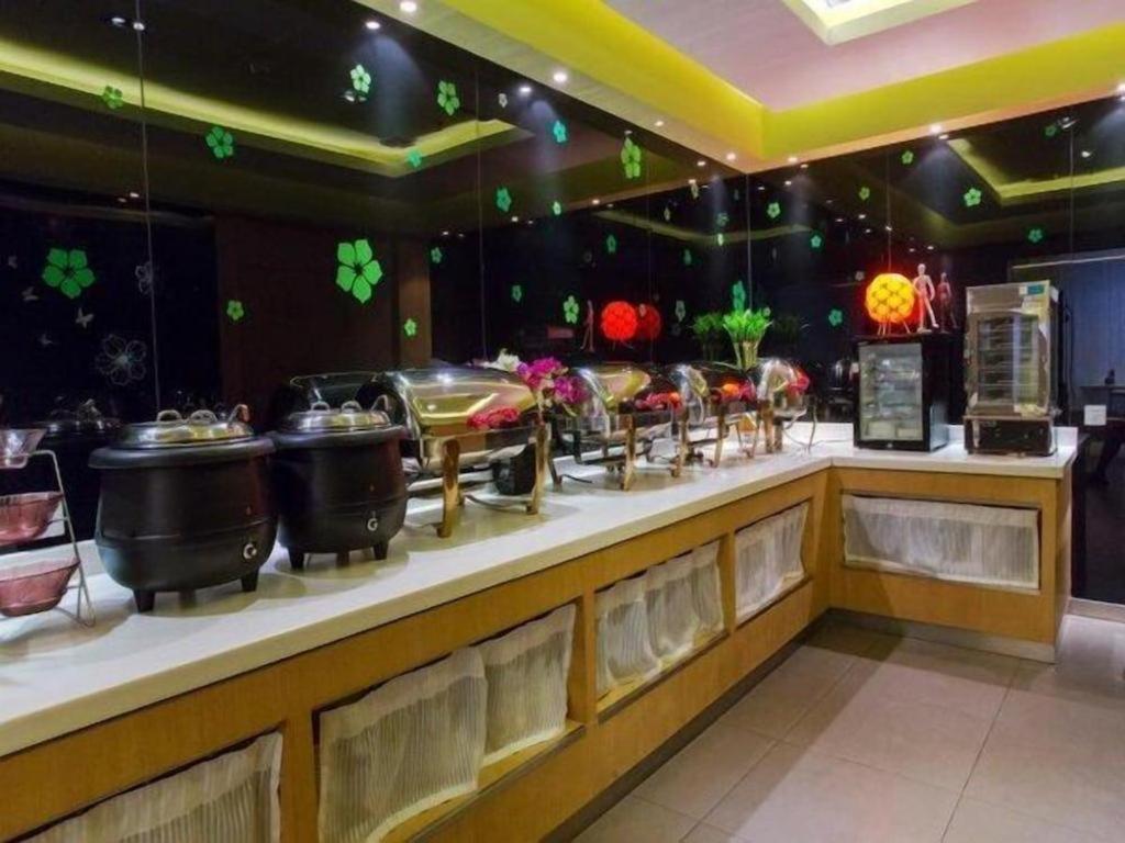 Jinjiang Huairou Qingchun Road Wanda Plaza Hotel 2*